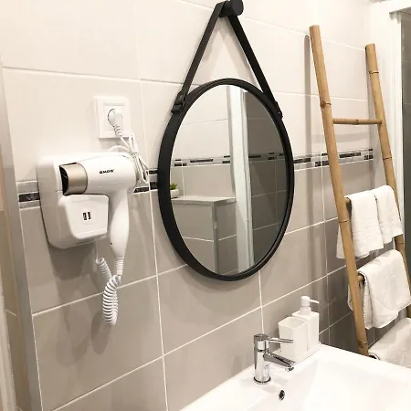 Apartment Le Petit Martegal Spacieux En Centre Et Proche De La