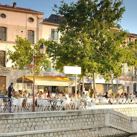 Le Petit Martegal Spacieux En Centre Et Proche De La