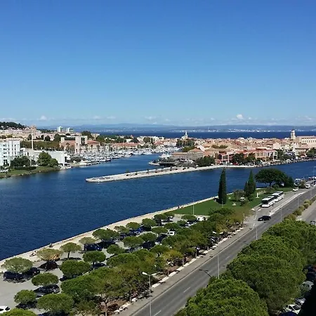 Le Petit Martegal Spacieux En Centre Et Proche De La